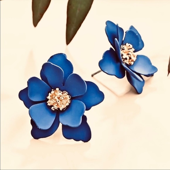 ZENZII FOR ANTHRO NAVY BLUE BUTTERCUP FLOWER STUD POST EARRINGS